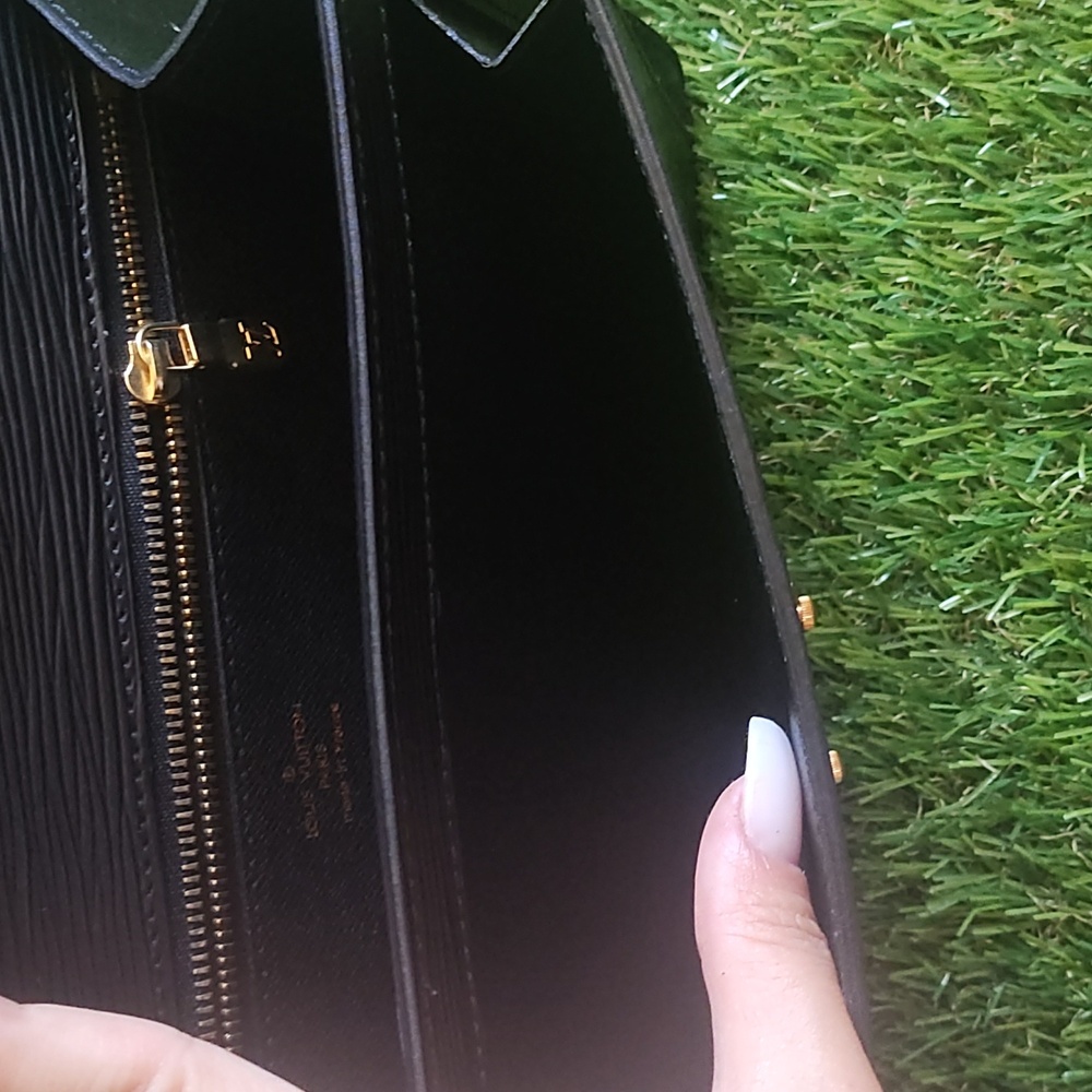 LV Clutch WITH Clutch Strap Clochette & Key! - Picture 6 of 17